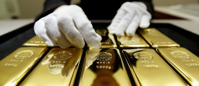 Золото на мировом рынке подешевело